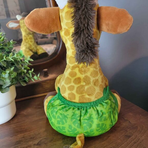 12" Melissa and Doug Sitting Giraffe with diaper Stuffed Animal Plush - Picture 2 of 4